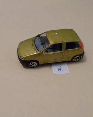 BURAGO FIAT PUNTO 1°SERIE SCALA 1:43 ORO