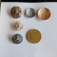 Bottoni vintage con Leone rampante e martellati