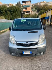 Opel vivaro 2011