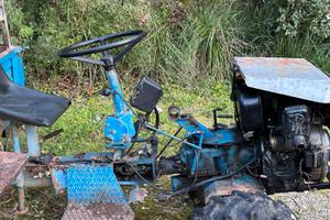 Mezzo agricolo funzionante