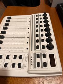Mixer MIDI Behriger BCF2000