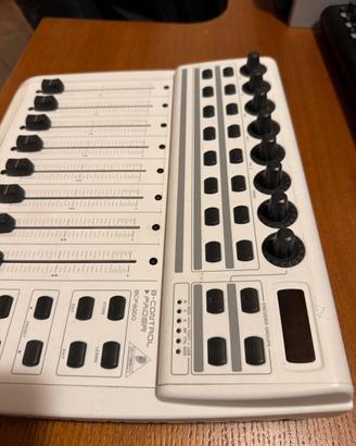 Mixer MIDI Behriger BCF2000