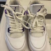 Jordan 4 retro bianche e metallic viola