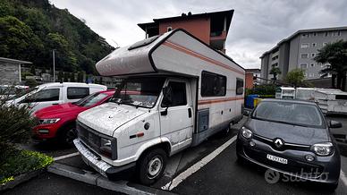 CAMPER  ASPETTA NUOVO PROPRIETARIO