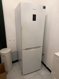 Frigorifero Samsung Bianco con Display Digitale