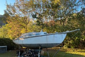 Barca a vela 8 metri sul lago maggiore