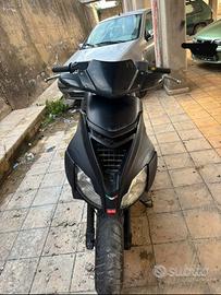 Aprilia Sr R 70cc (LEGGERE DESCRIZIONE)