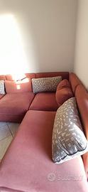 Ampio divano contenitore/letto