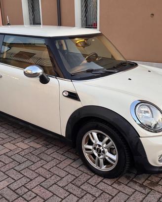 Mini Cooper 1.6 Benzina Adatta a Neopatentati