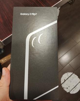 Samsung Galaxy Z Flip 7 nuovo