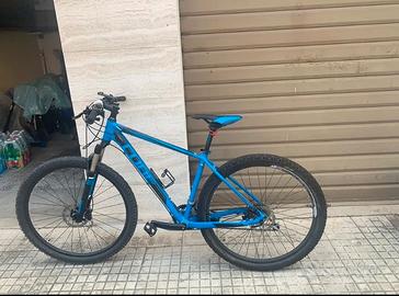 Mountain bike Cube