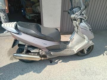 Scooter aprilia leonardo 125