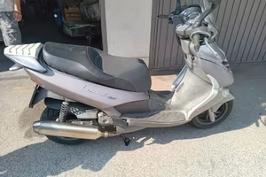 Scooter aprilia leonardo 125