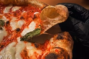 Pizzeria d'asporto centro paese