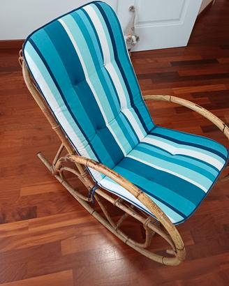  Sedia a dondolo in rattan