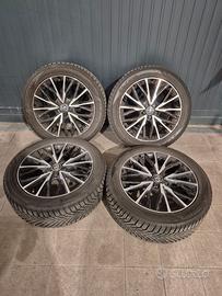 Cerchi in lega 18” Toyota con pneumatici