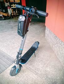 Monopattino Momo design con carta NFC 