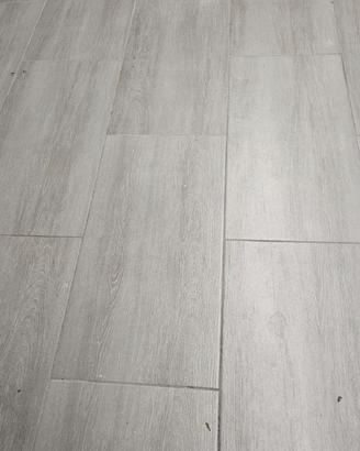 Piastrelle gres effetto legno