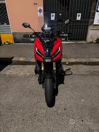 X-Adv 750 come nuovo