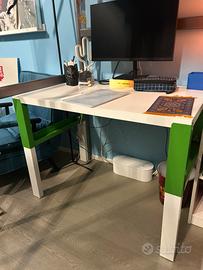 Scrivania Ikea Phal - segue la crescita