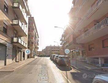 Pomezia trilocale finemente arredato