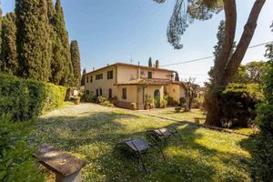 Villa di 664 m² con più di 5 locali a Scandicci