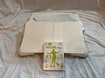 Wii Fit Plus + Balance Board RVL-021 con scatola