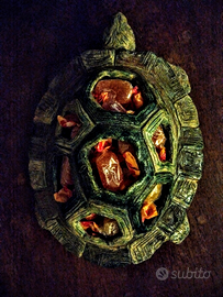 Oggetti e dipinti eseguiti a mano