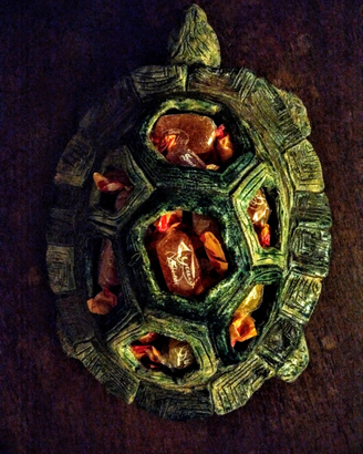 Oggetti e dipinti eseguiti a mano