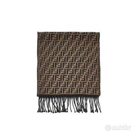 Sciarpa con nappa monogramma Fendi in lana