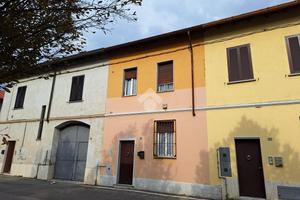 2 LOCALI A DESIO