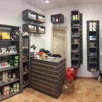 Allestimento legno arredo negozio design bio