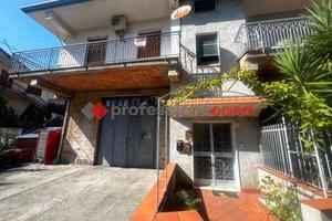 Pressi P.zza Sant'Alfio - Ampio 3 Vani Balconato