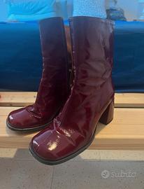 Stivaletti rosso vinile