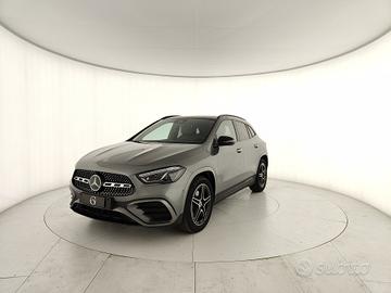 MERCEDES-BENZ GLA 200 d 4MATIC