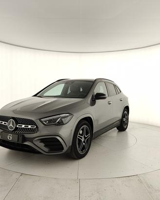 MERCEDES-BENZ GLA 200 d 4MATIC
