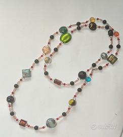 Collana realizzata a mano con perle in vetro di Mu
