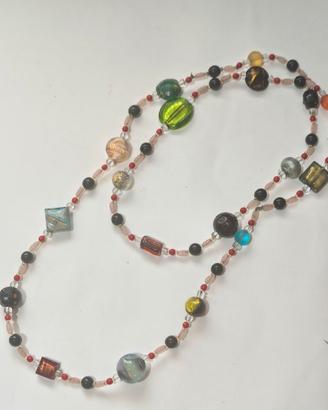 Collana realizzata a mano con perle in vetro di Mu