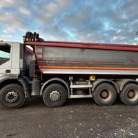 Autocarro 4 Assi Iveco Trakker 500