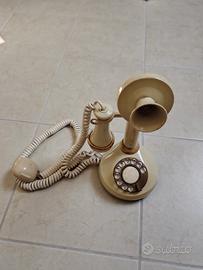 Telefono fisso vintage con disco rotante