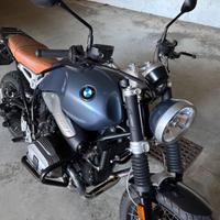 BMW R nineT Scrambler con Ohlins