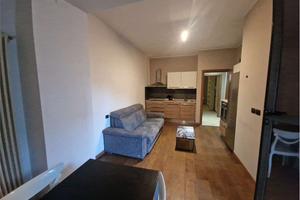 COMO affittiamo BILOCALE arredato con terrazzino