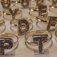 Anello dorato con strass lettera nome da A a Z