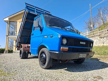 Iveco Daily2.5 diesel ribaltabile trilaterale 