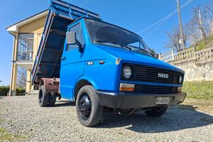 Iveco Daily2.5 diesel ribaltabile trilaterale 