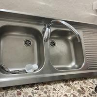 Lavello acciaio con rubinetto acciaio