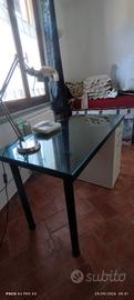 scrivania con cassettiera 