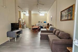 Sottano piano terra 85mq