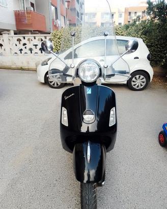 Vespa GTS 250 ie