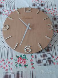 Orologio da muro moderno